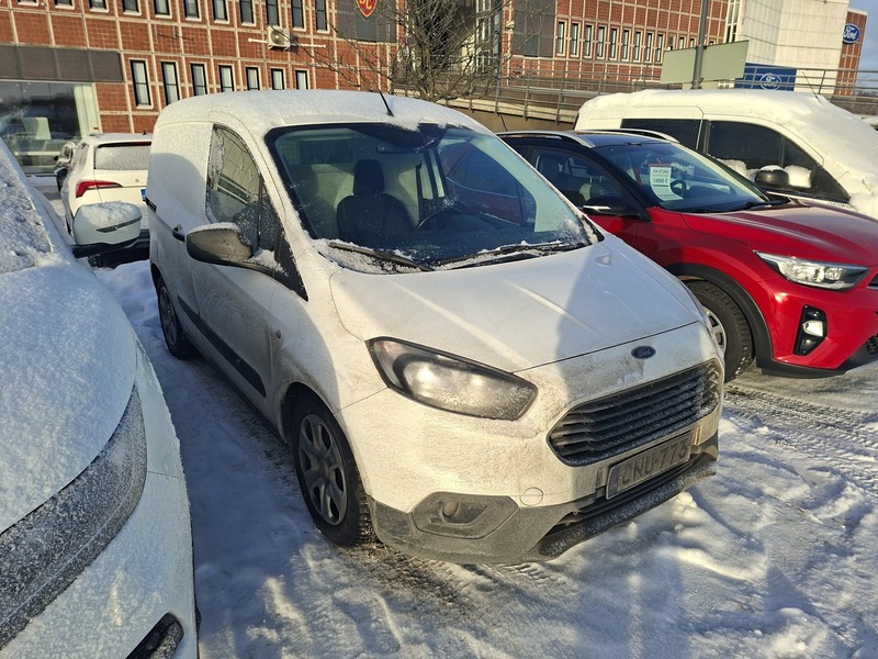 Ford Transit Courier vaihtoauto
