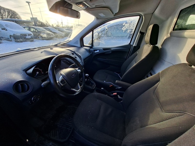 Ford Transit Courier vaihtoauto