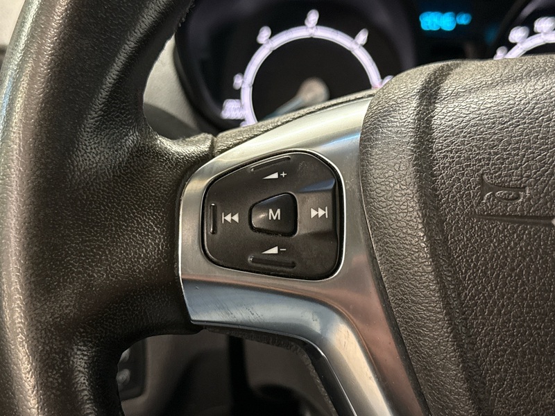 Ford Transit Courier vaihtoauto