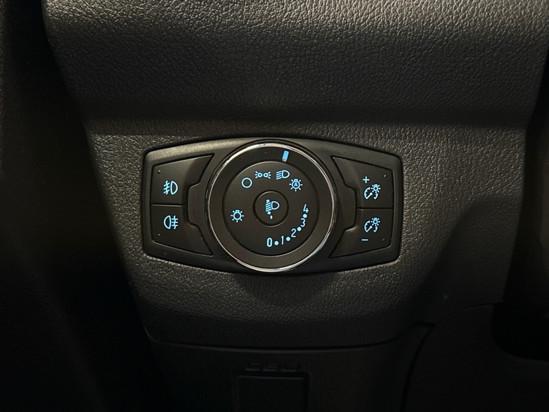 Ford Transit Courier vaihtoauto