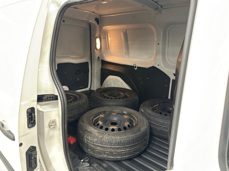 Nissan NV250 vaihtoauto