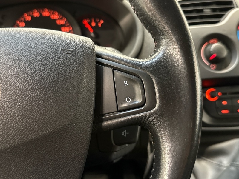 Nissan NV250 vaihtoauto