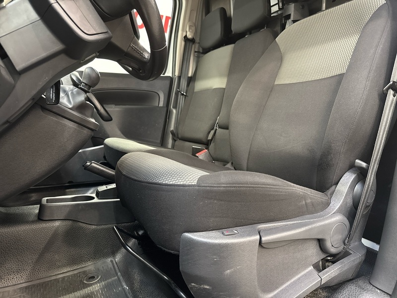 Nissan NV250 vaihtoauto