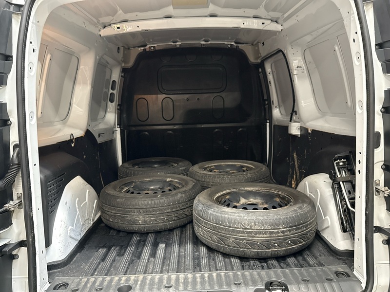 Nissan NV250 vaihtoauto