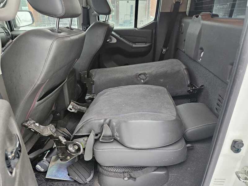 Nissan Navara vaihtoauto