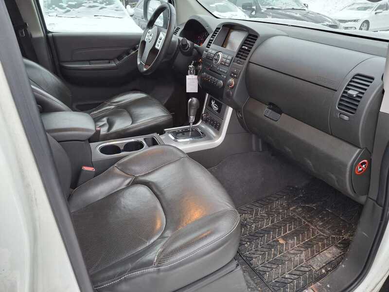 Nissan Navara vaihtoauto