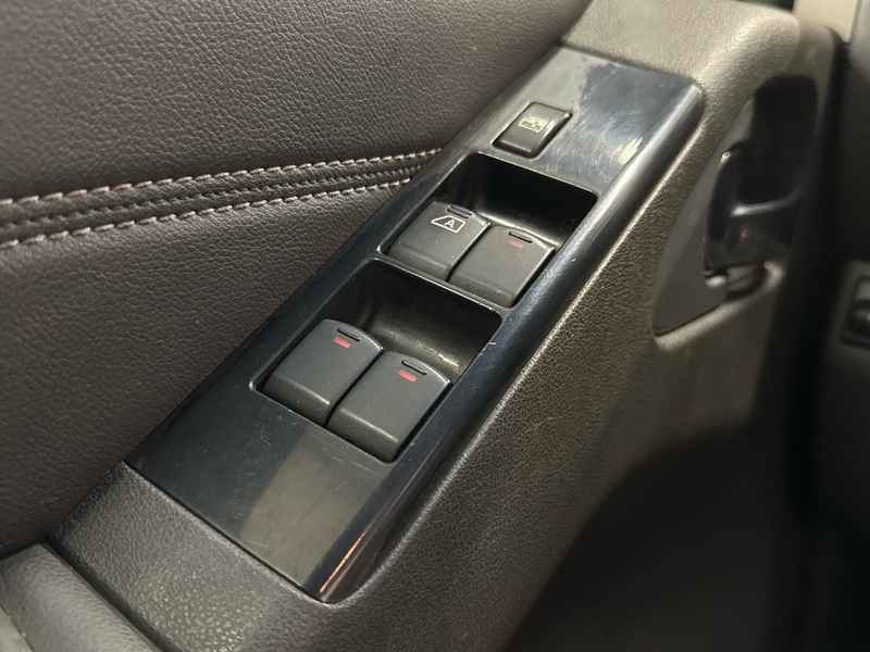 Nissan Navara vaihtoauto