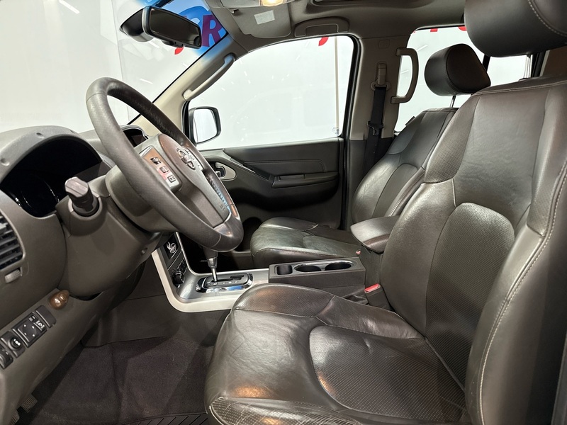 Nissan Navara vaihtoauto