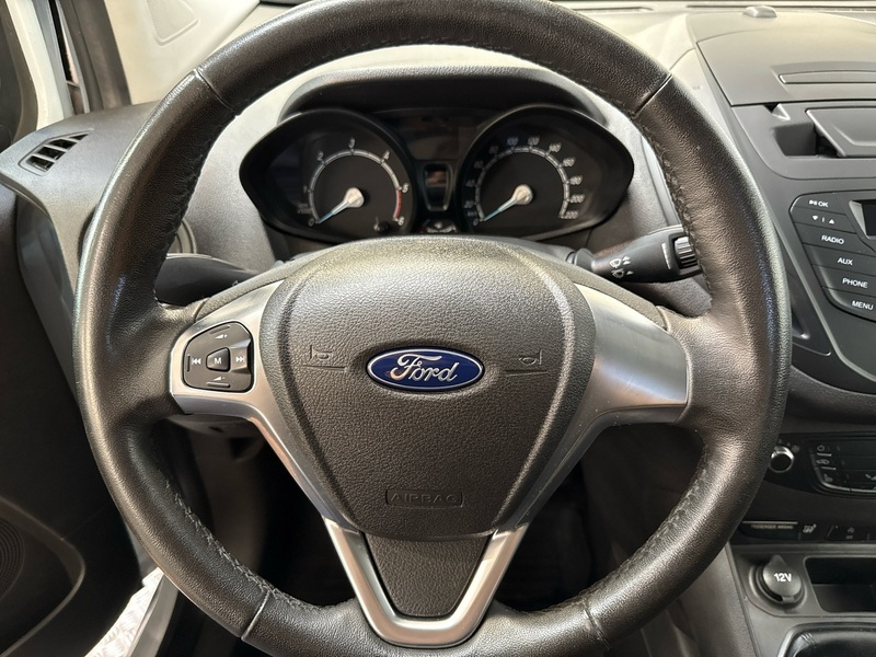 Ford Transit Courier vaihtoauto