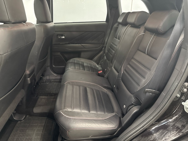 Mitsubishi Outlander PHEV vaihtoauto