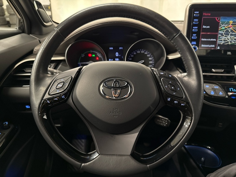 Toyota C-HR vaihtoauto