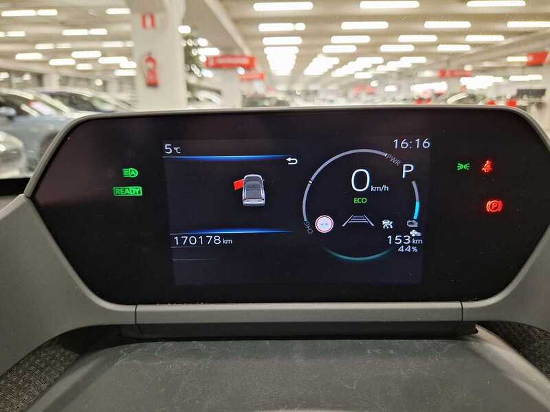 Toyota bZ4X vaihtoauto