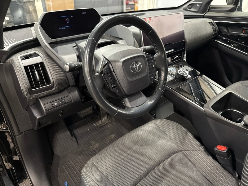 Toyota bZ4X vaihtoauto