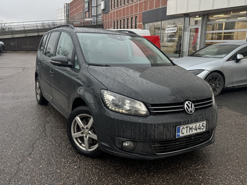Volkswagen Touran vaihtoauto