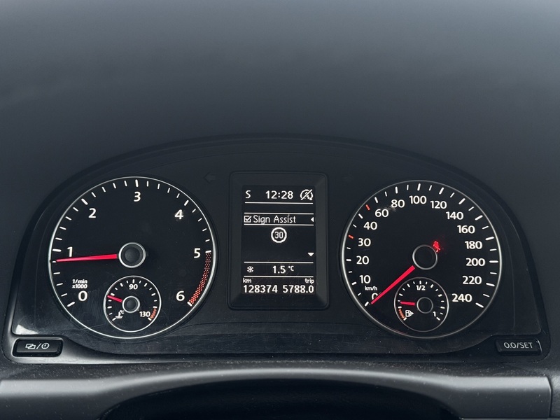 Volkswagen Touran vaihtoauto