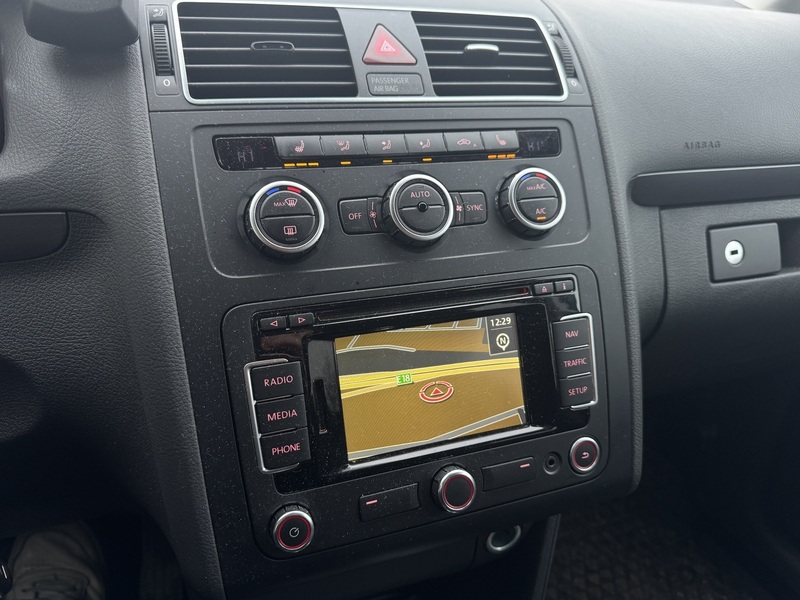 Volkswagen Touran vaihtoauto