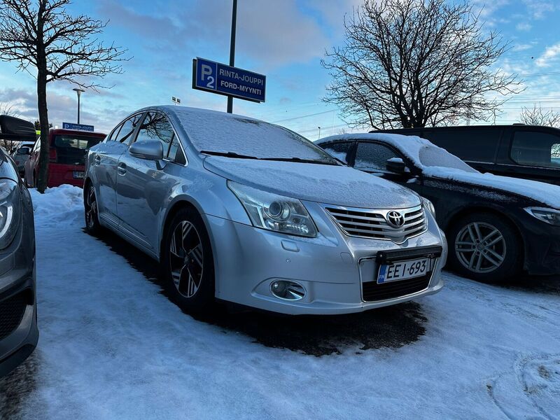 Toyota Avensis vaihtoauto