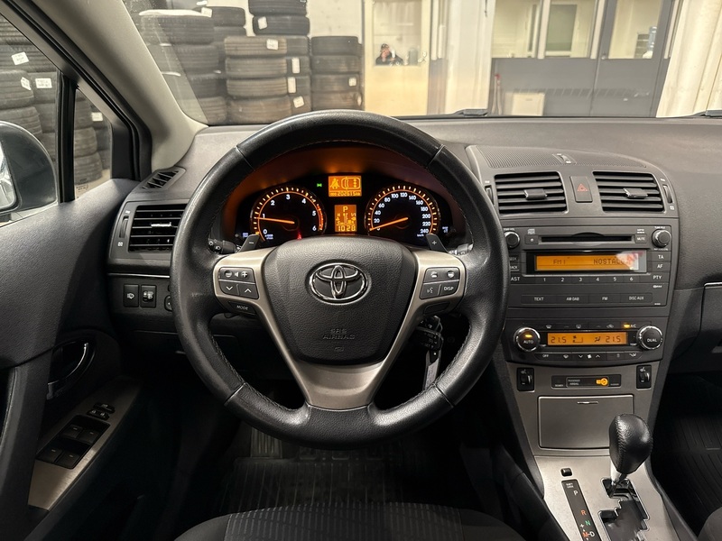 Toyota Avensis vaihtoauto