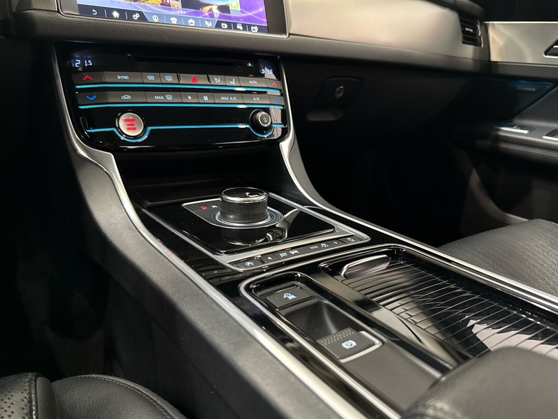 Jaguar XF vaihtoauto