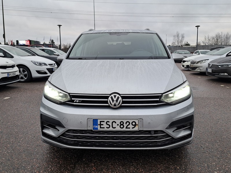 Volkswagen Touran vaihtoauto