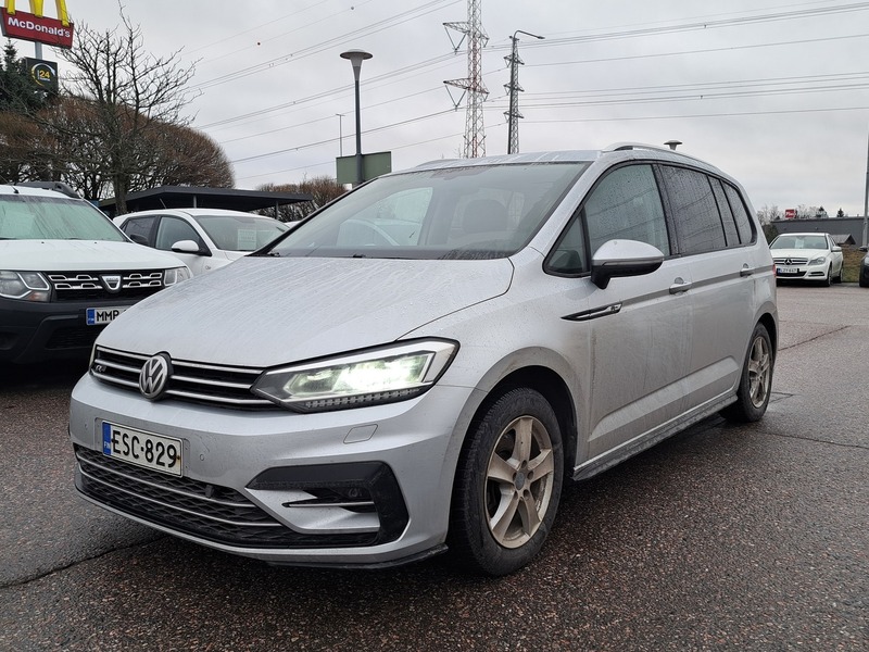 Volkswagen Touran vaihtoauto