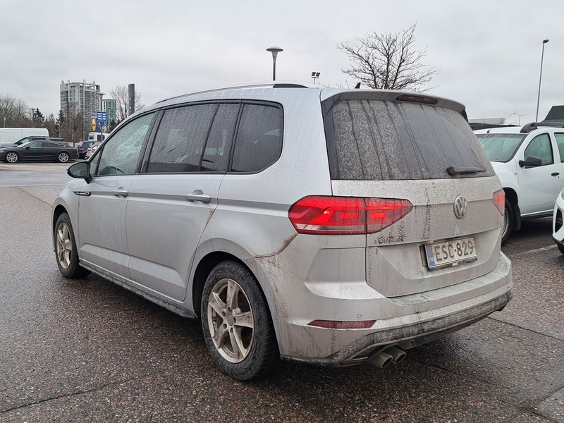 Volkswagen Touran vaihtoauto