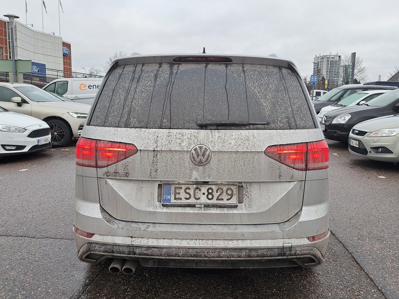 Volkswagen Touran vaihtoauto