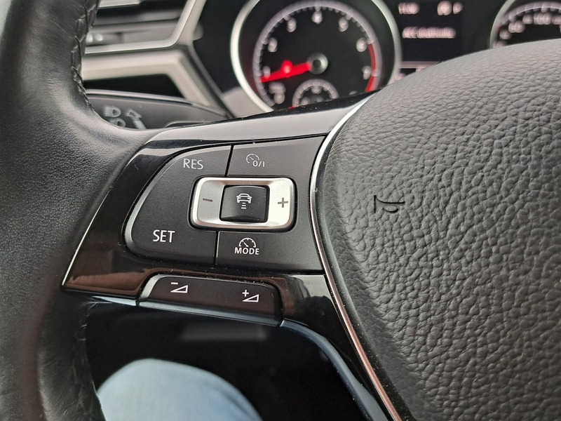 Volkswagen Touran vaihtoauto