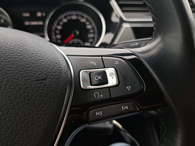 Volkswagen Touran vaihtoauto