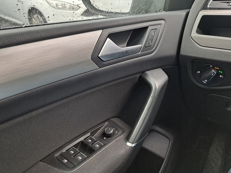 Volkswagen Touran vaihtoauto