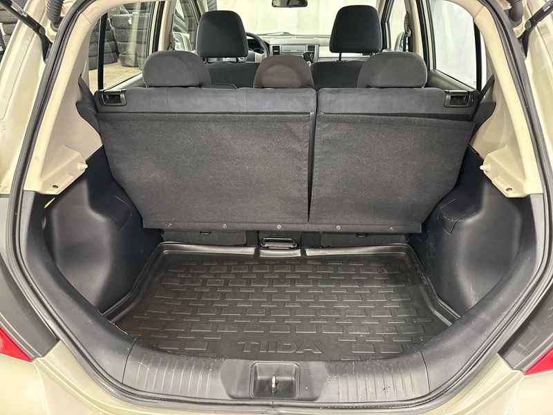 Nissan Tiida vaihtoauto