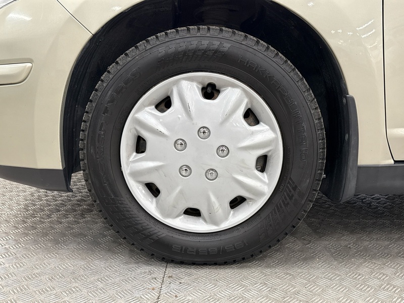 Nissan Tiida vaihtoauto