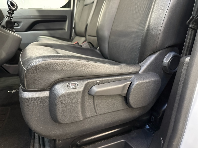 Opel Vivaro vaihtoauto