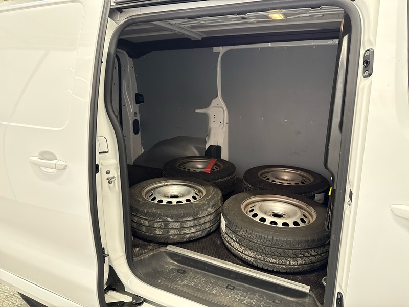 Opel Vivaro vaihtoauto