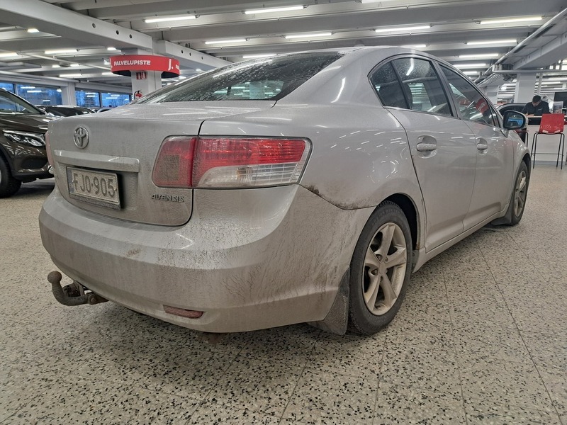 Toyota Avensis vaihtoauto