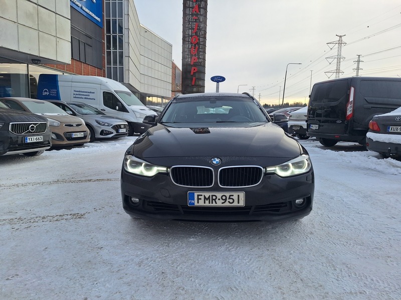 BMW 320 vaihtoauto