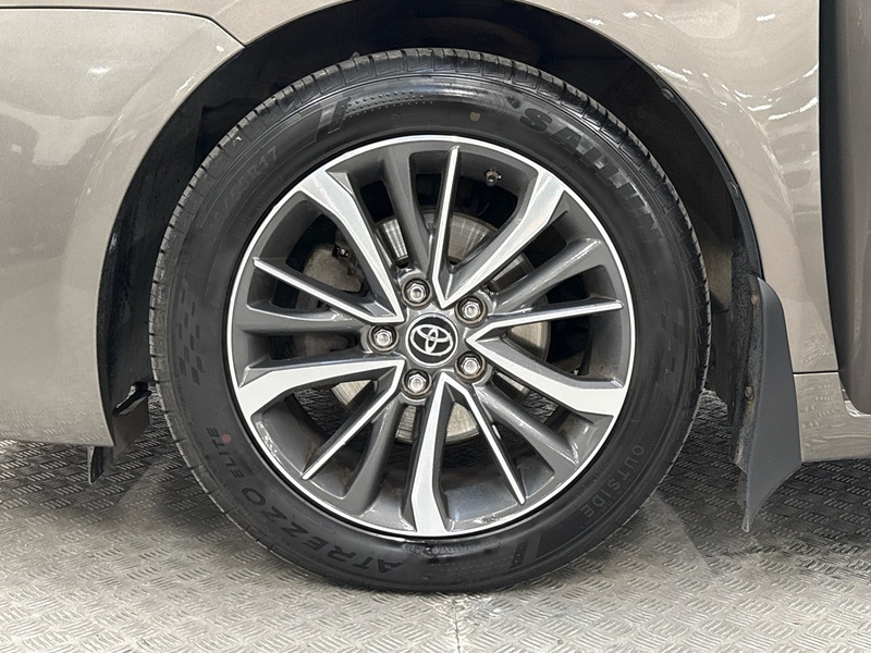 Toyota Avensis vaihtoauto