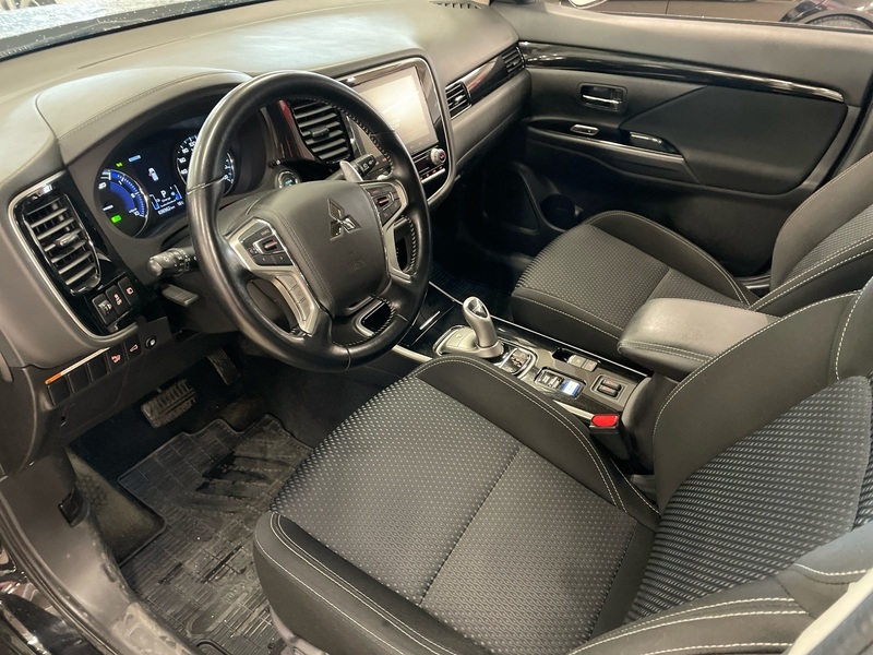 Mitsubishi Outlander PHEV vaihtoauto