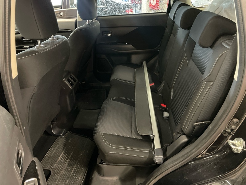 Mitsubishi Outlander PHEV vaihtoauto
