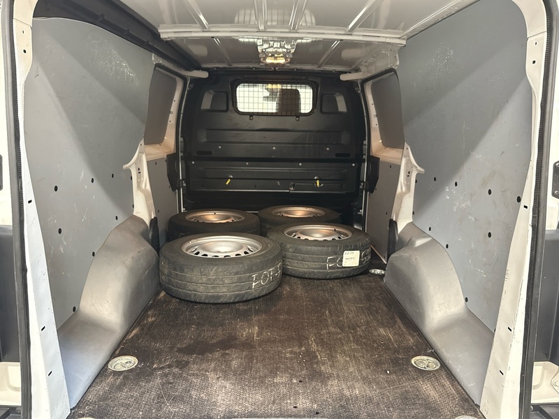 Opel Vivaro vaihtoauto