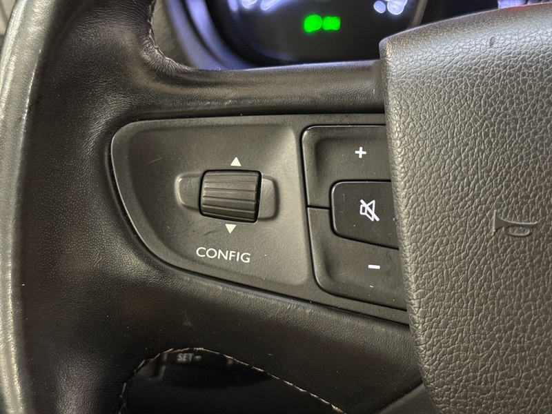 Opel Vivaro vaihtoauto