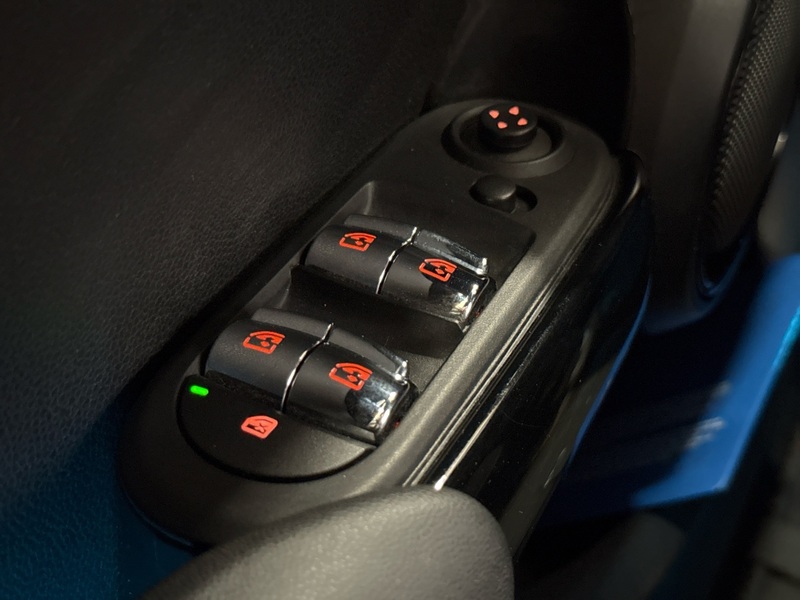 Mini Hatchback vaihtoauto