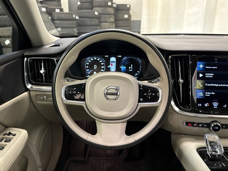 Volvo V60 vaihtoauto