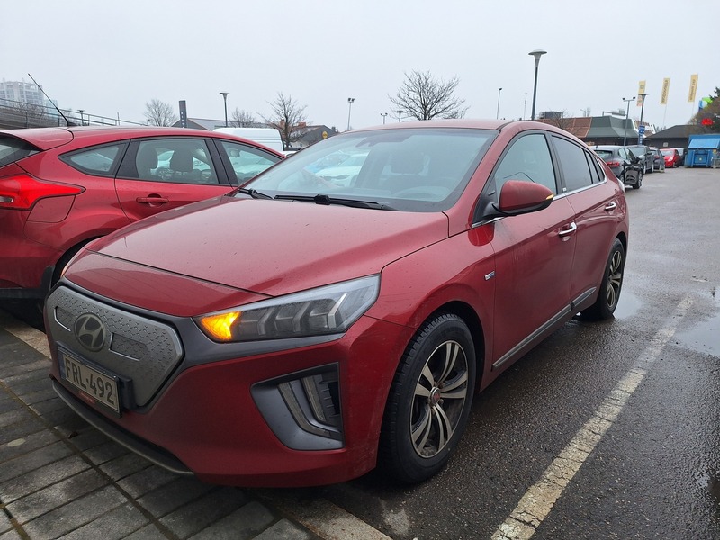 Hyundai IONIQ electric vaihtoauto