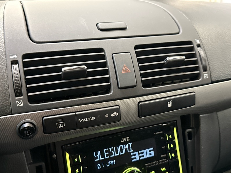 Toyota Avensis vaihtoauto