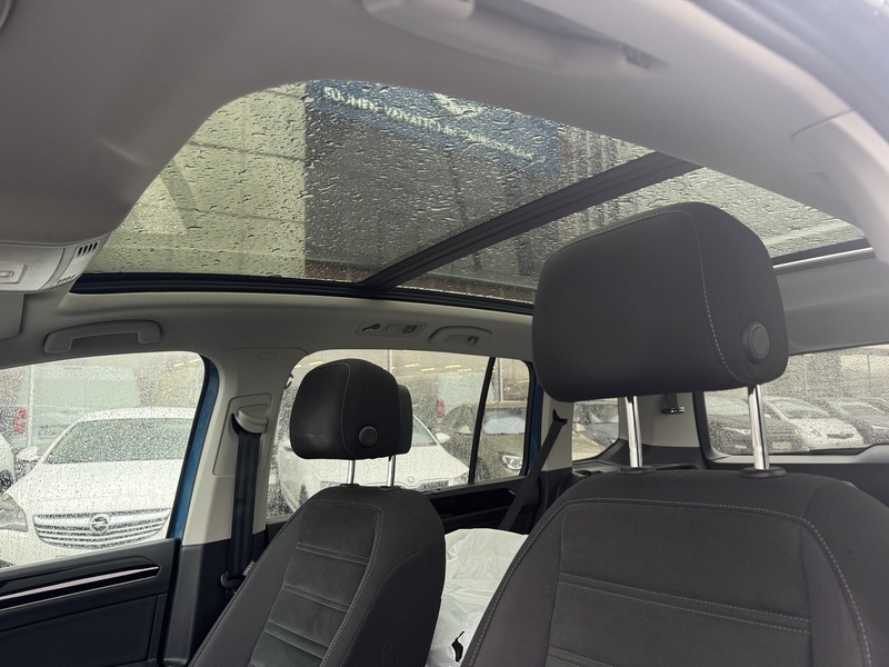 Volkswagen Touran vaihtoauto