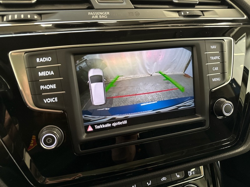 Volkswagen Touran vaihtoauto