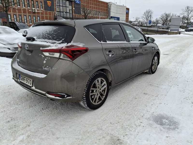 Toyota Auris vaihtoauto