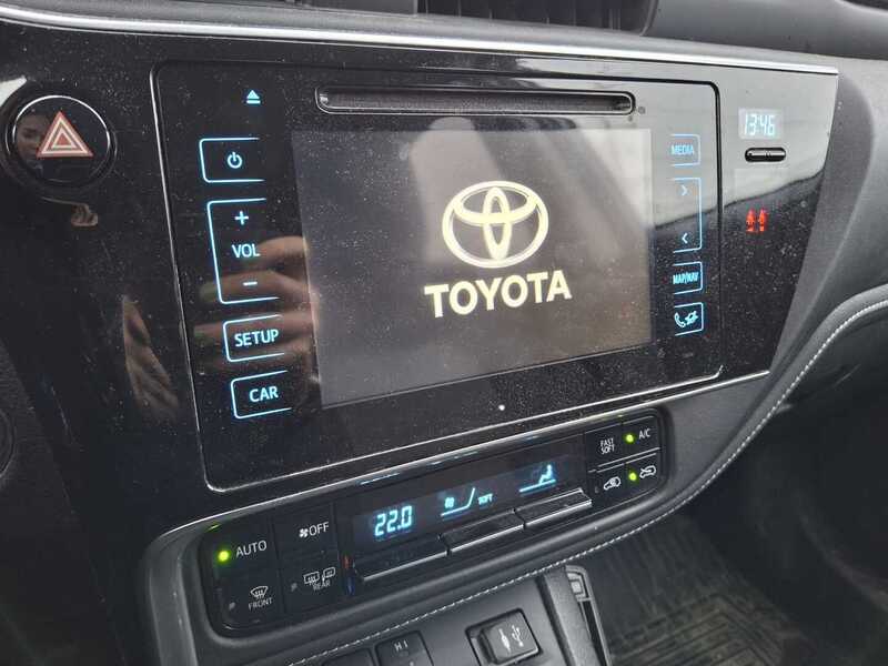 Toyota Auris vaihtoauto