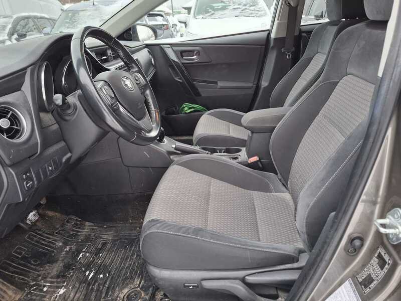 Toyota Auris vaihtoauto